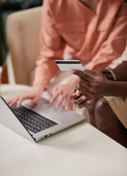 Paying with Credit Card when Shopping Friends paying with credit card when shopping online
